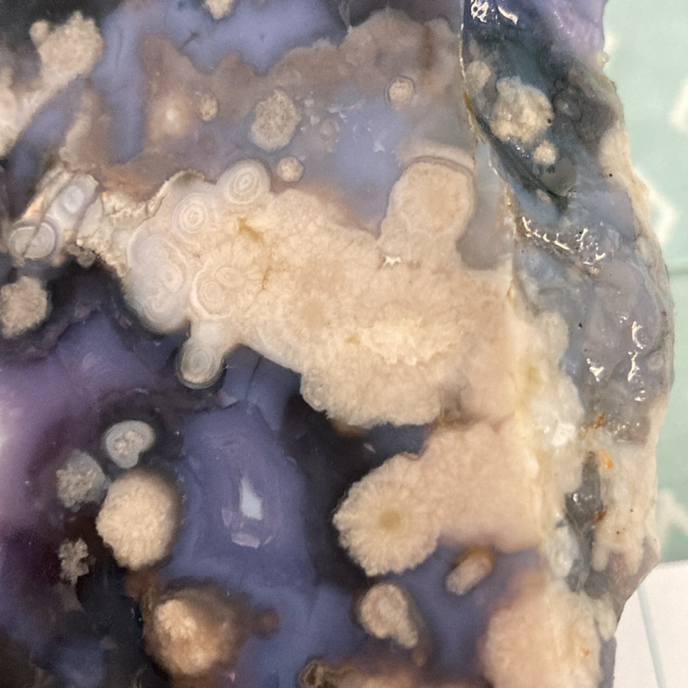 Blue Flower Agate Raw Crystal NWOT. 6” Long x 4” Wide.Bright blues.Amber Window. - Picture 5 of 6